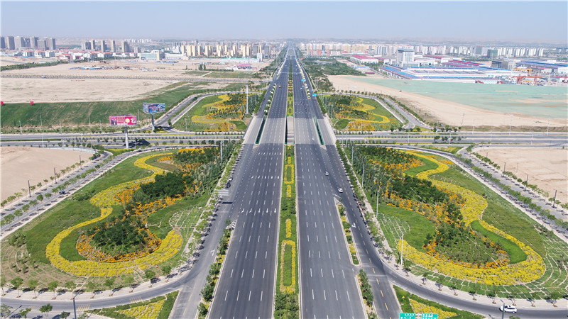 蘭州新區(qū)緯一路動(dòng)延長段道路工程項(xiàng)目.JPG